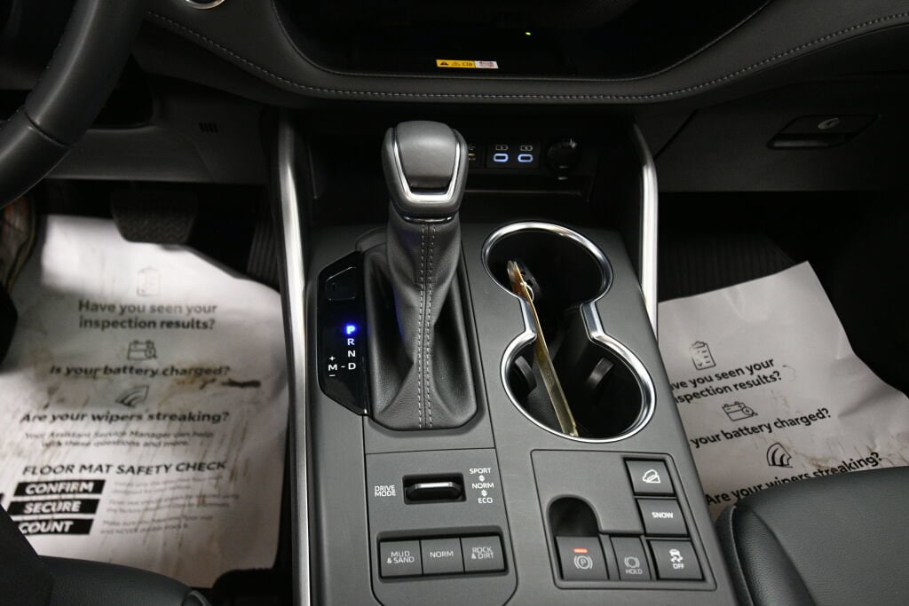 2024 Toyota Highlander XLE - Photo 16