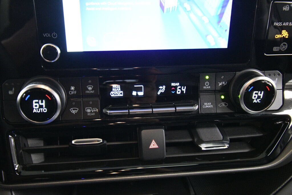 2024 Toyota Highlander XLE - Photo 15