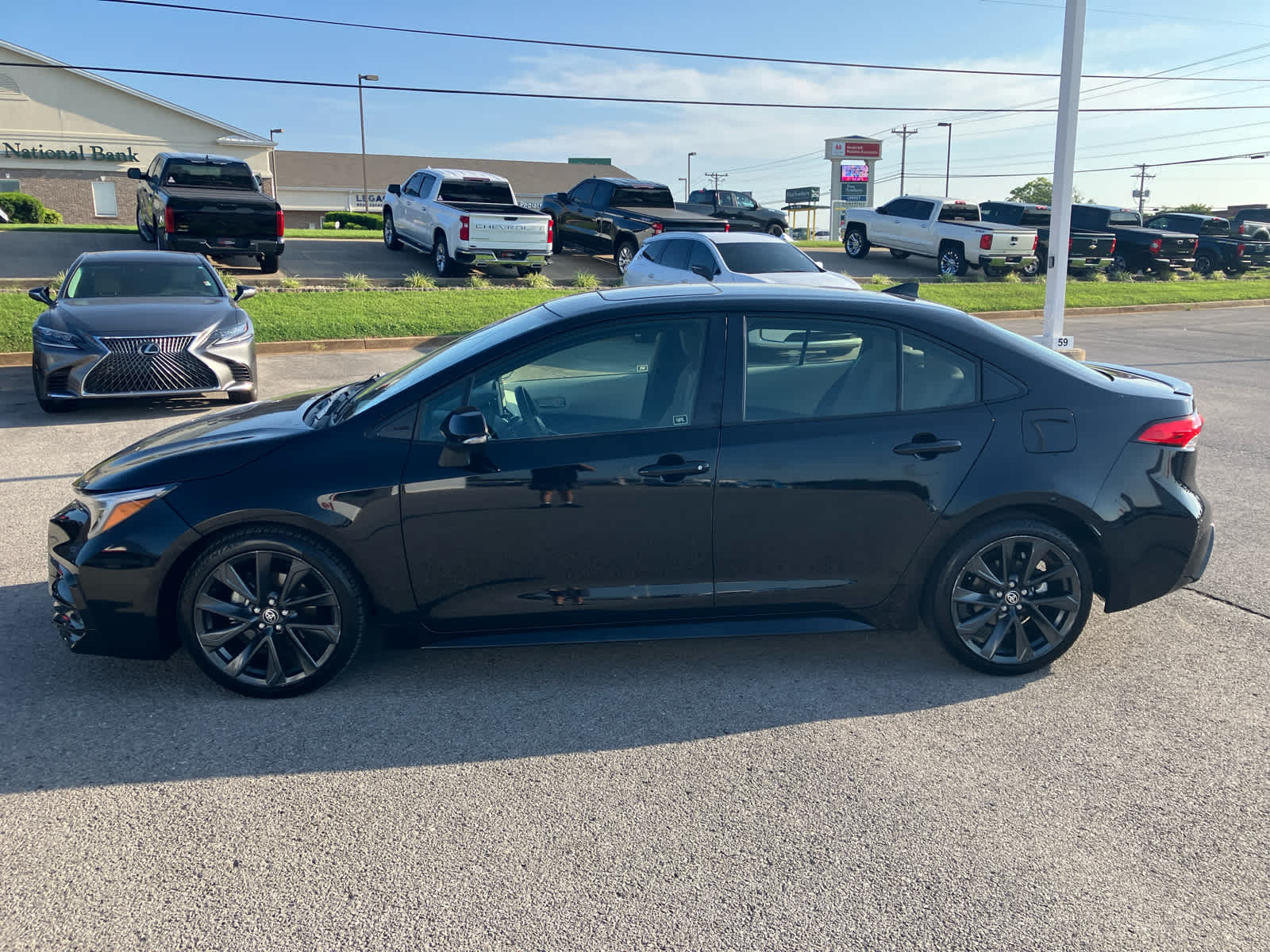 2023 Toyota Corolla Hybrid SE photo 4