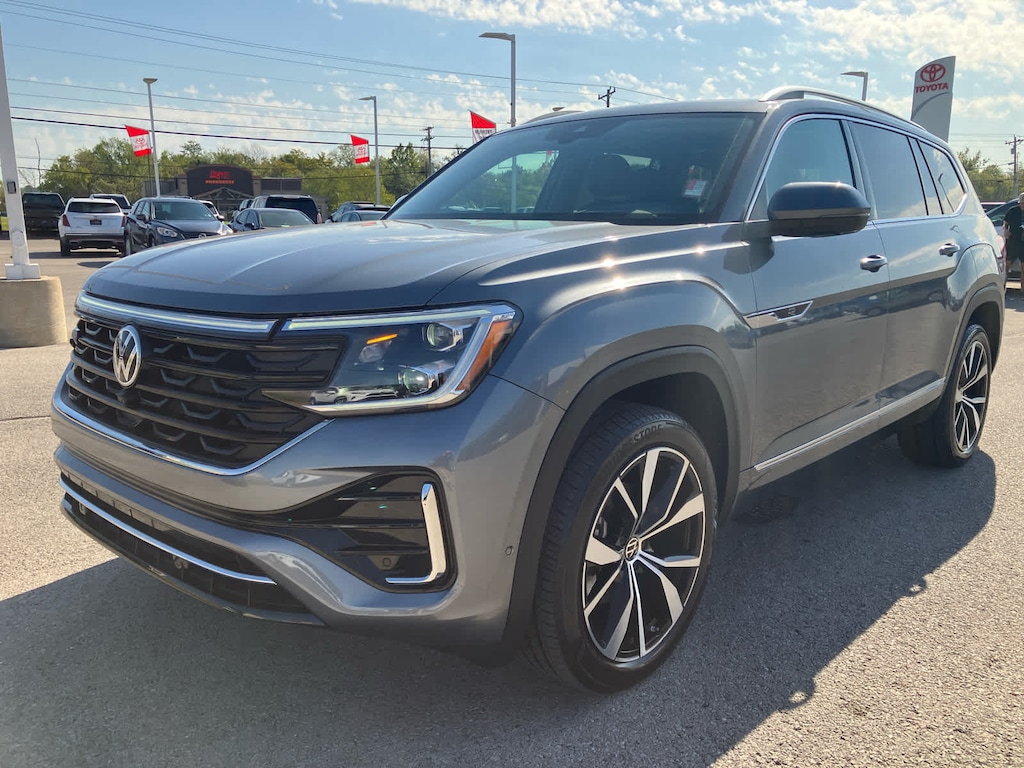 Used 2024 Volkswagen Atlas 2.0T SEL Premium R-Line SUV