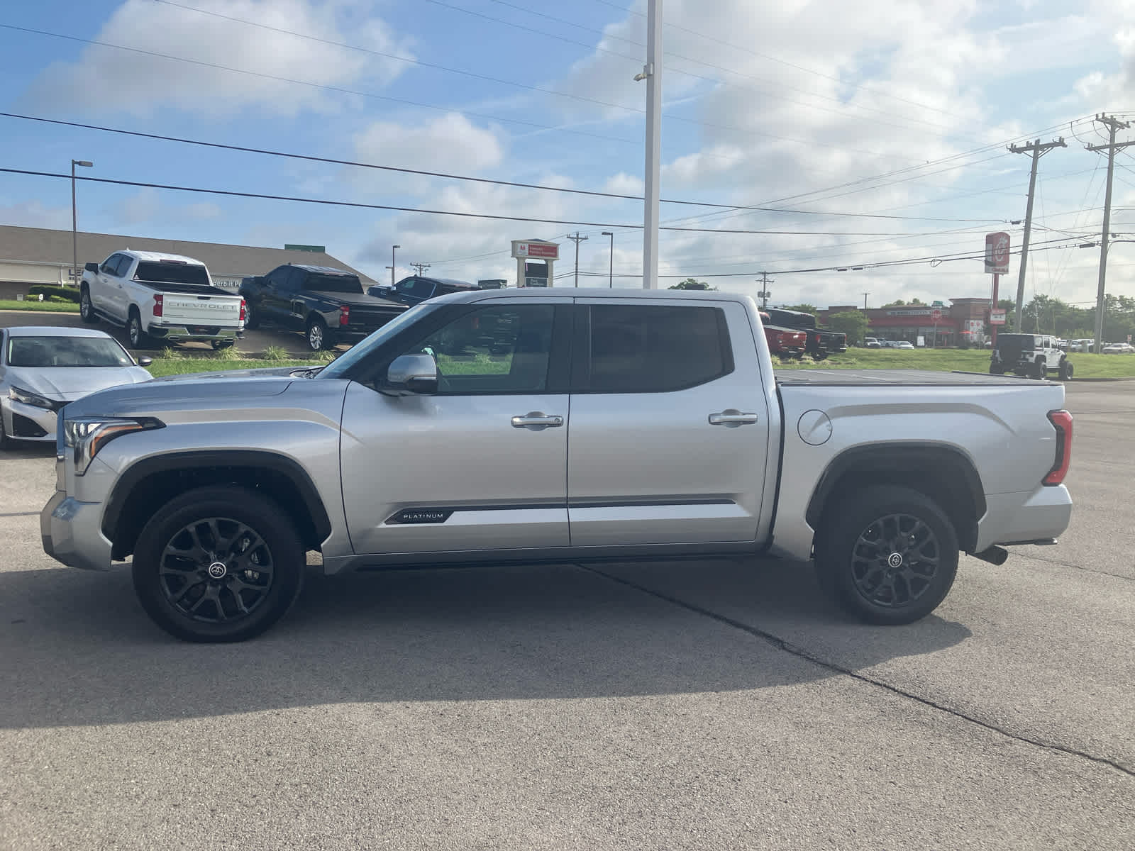 2024 Toyota Tundra Platinum CrewMax photo 4