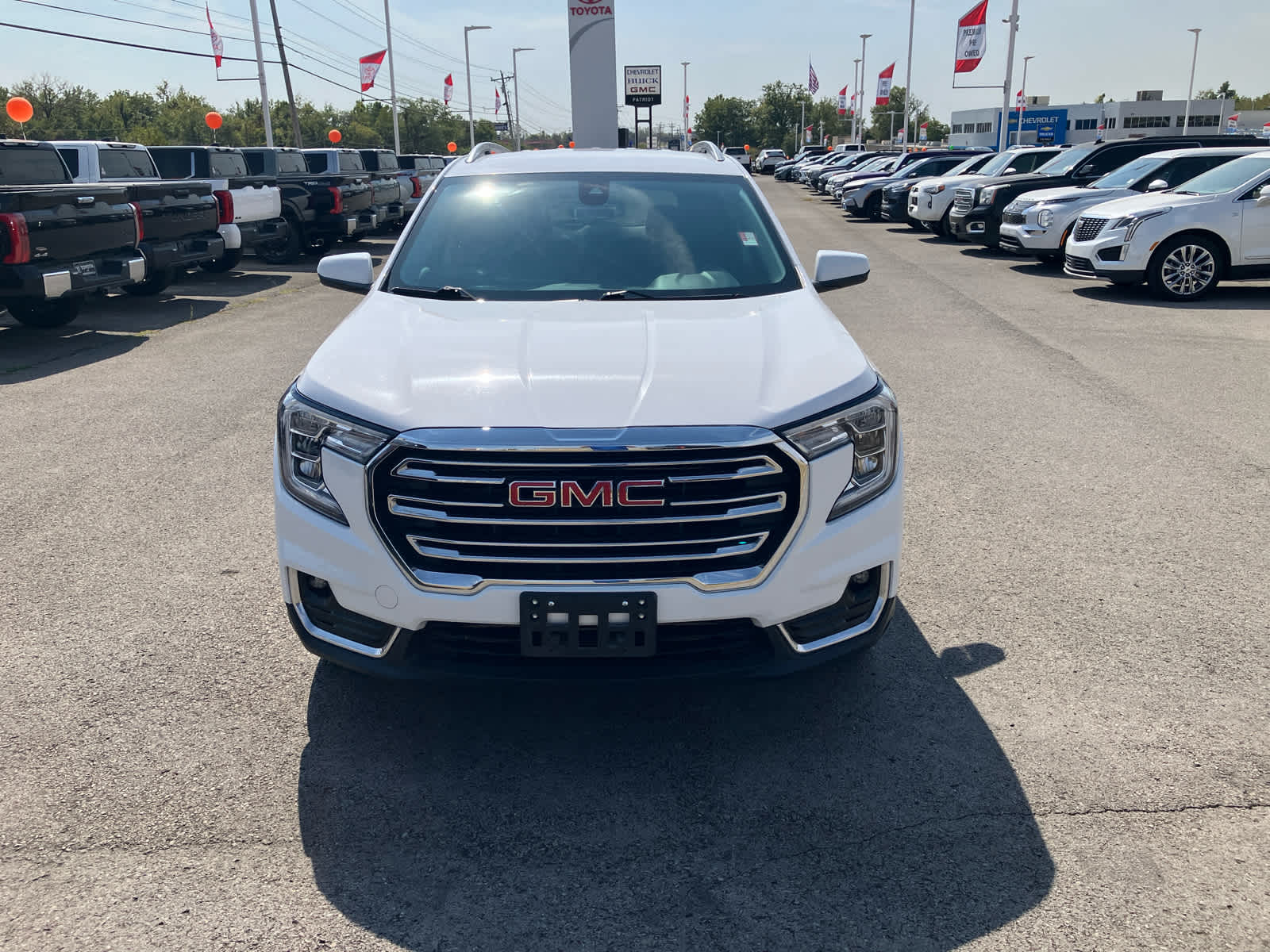 2024 Gmc Terrain SLT photo 2