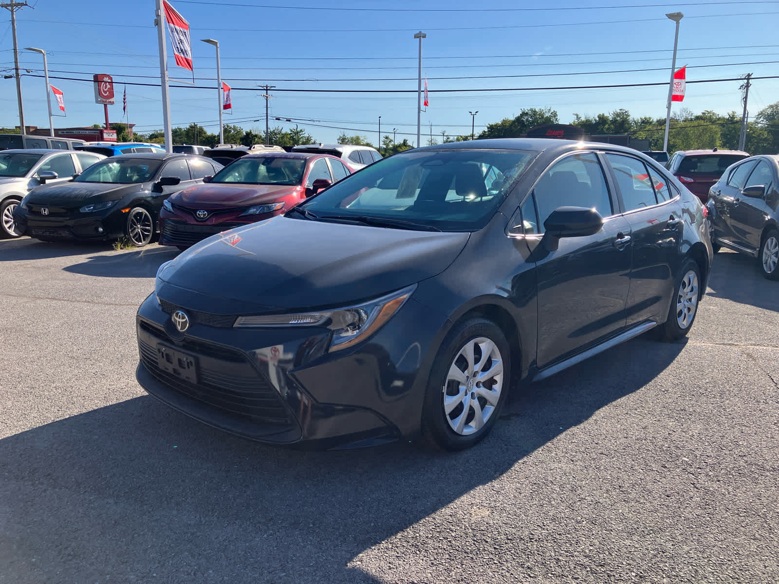 2023 Toyota Corolla LE photo 2