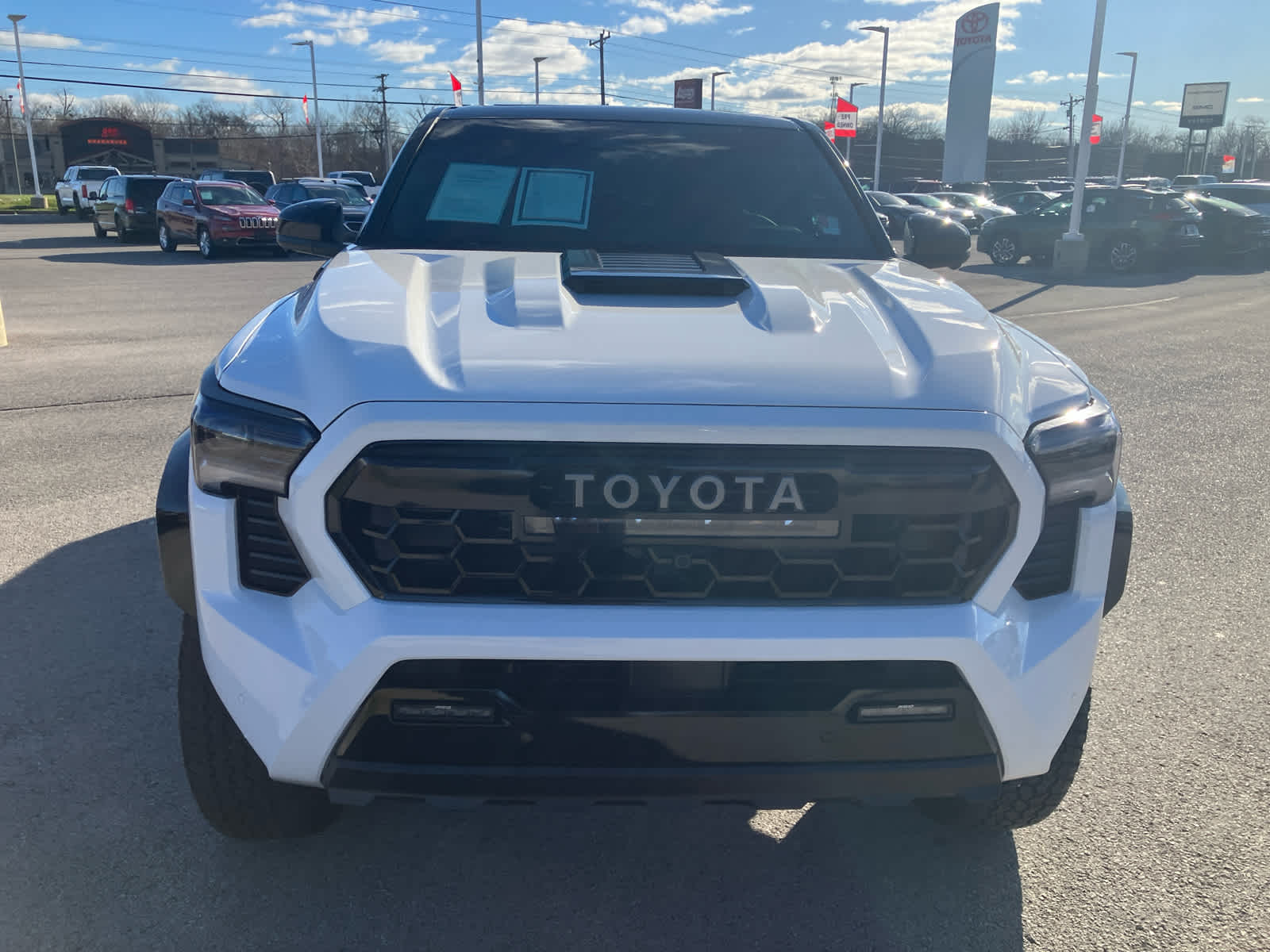 2025 Toyota Tacoma Trailhunter Double Cab photo 2