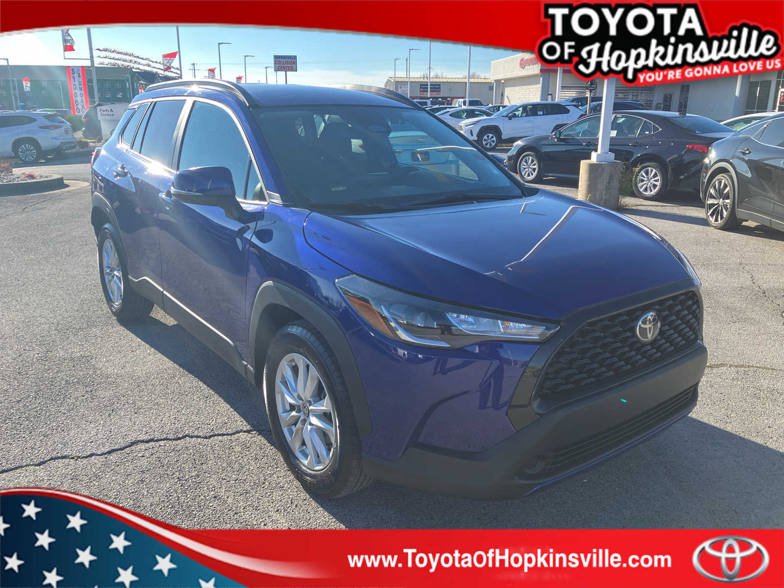 2024 Toyota Corolla Cross LE's photo