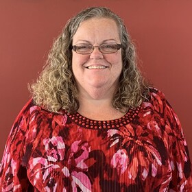 Staff member Cindy Peyton from bed050463e77