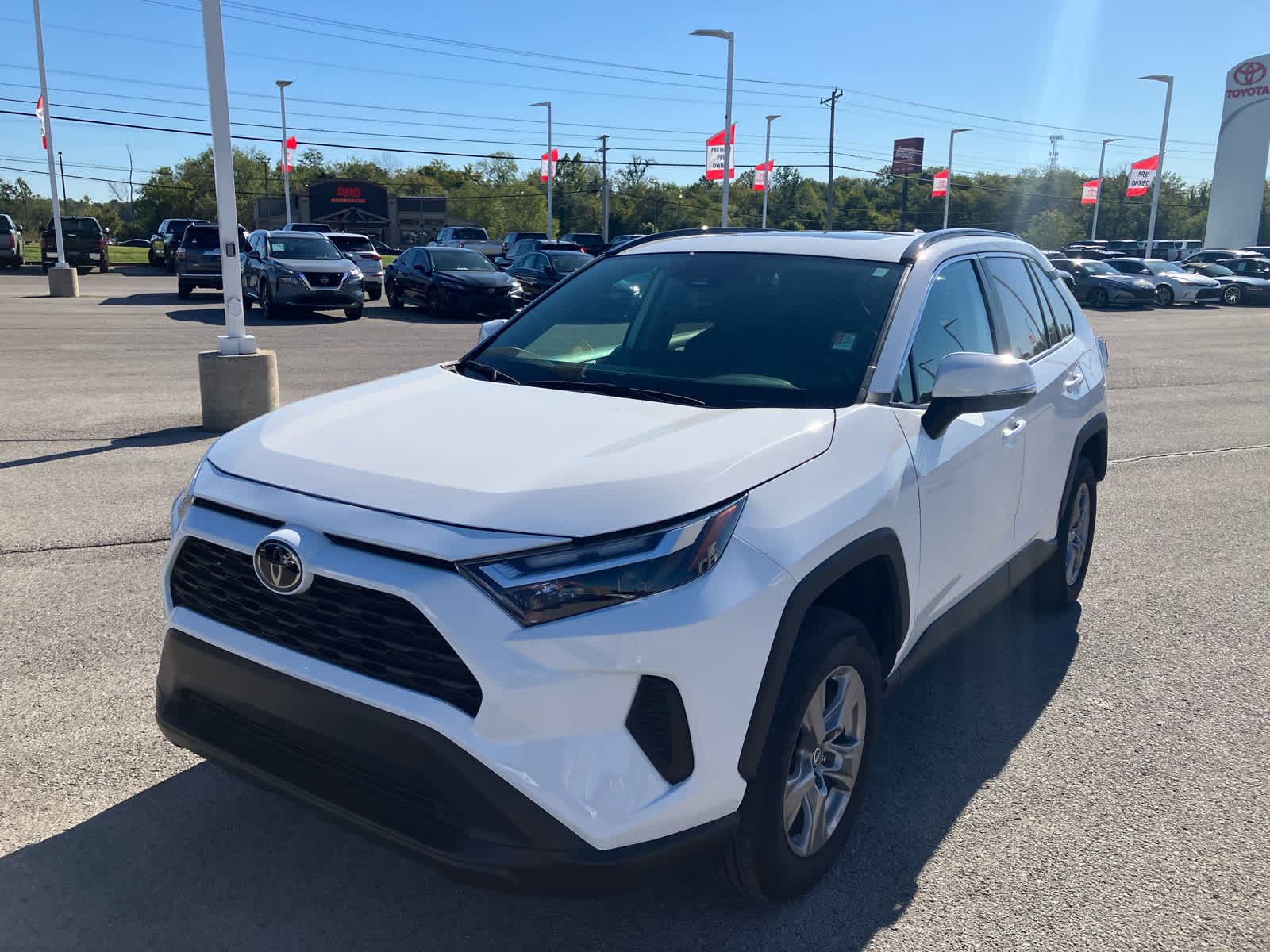 2024 Toyota RAV4 XLE photo 2