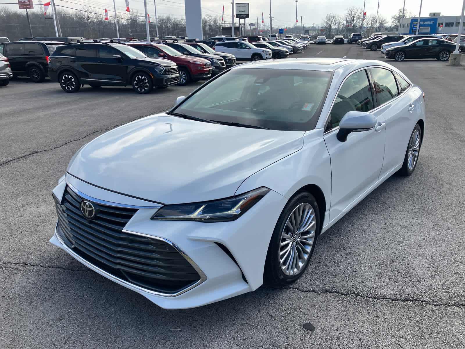2019 Toyota Avalon Limited photo 3