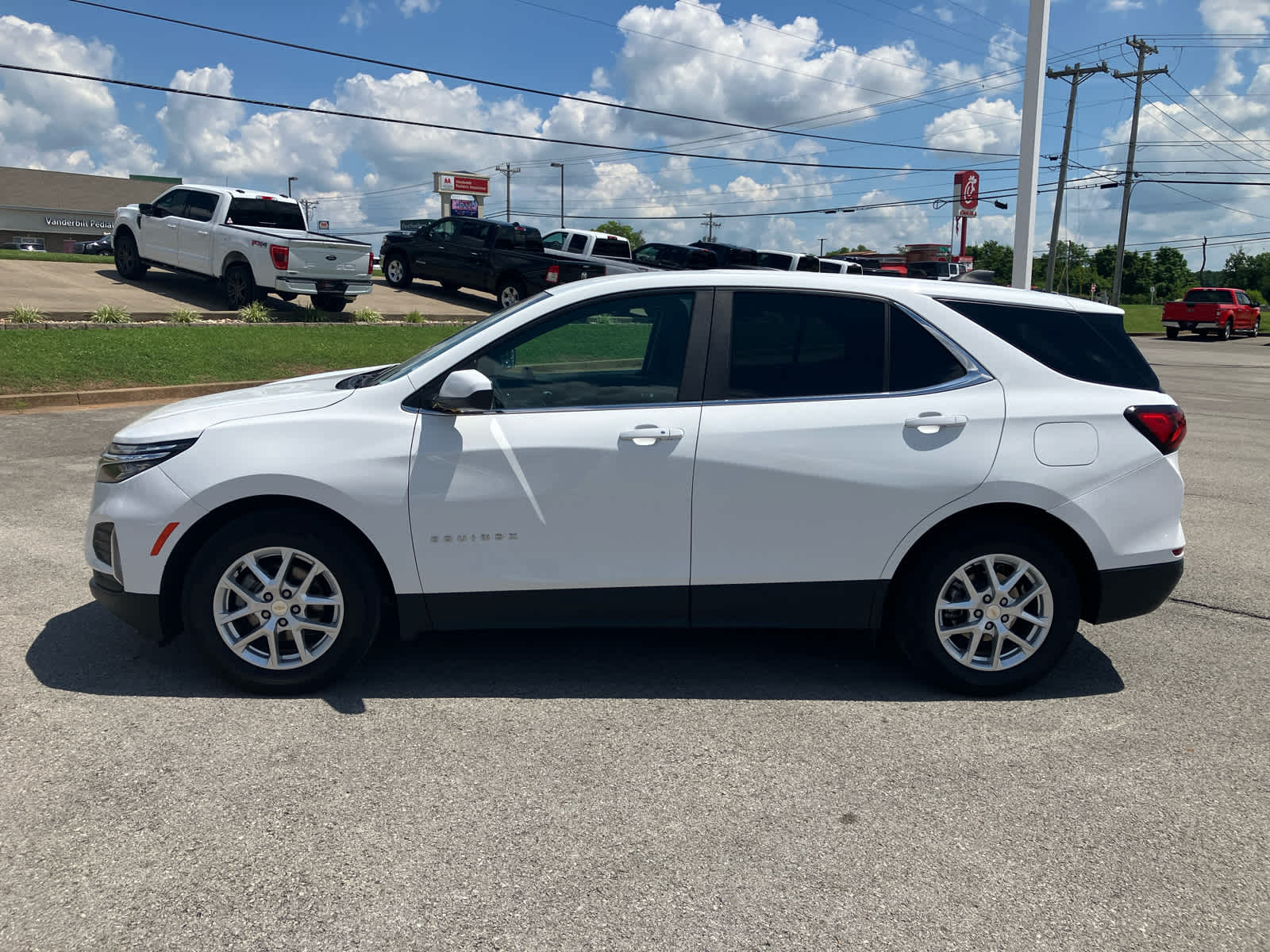2024 Chevrolet Equinox LT photo 4