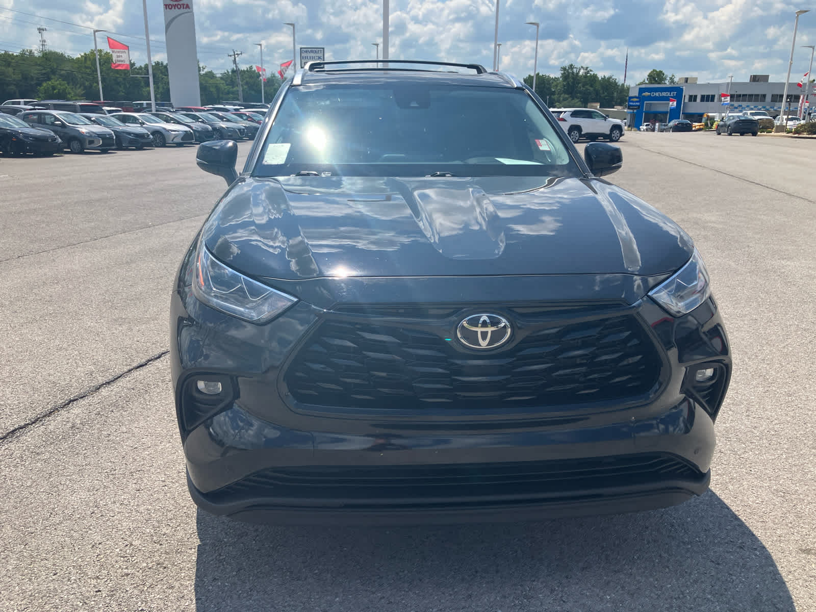 2022 Toyota Highlander Limited photo 2