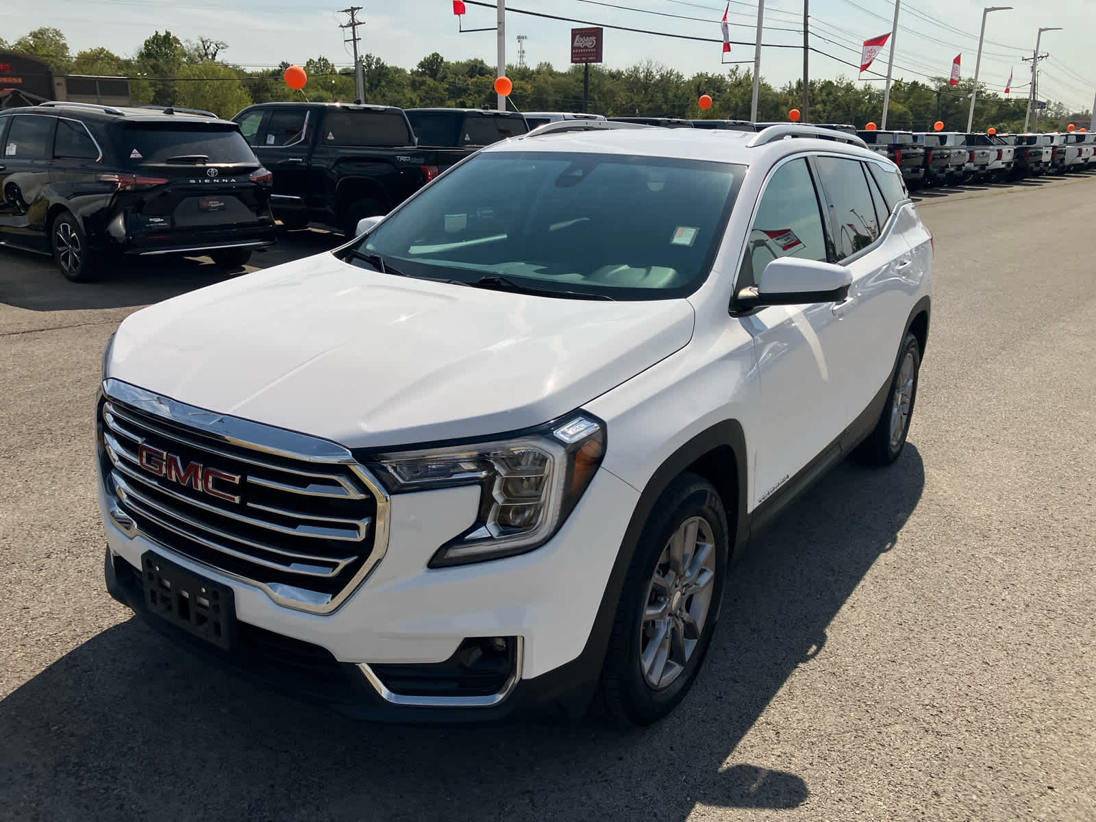 2024 Gmc Terrain SLT photo 3