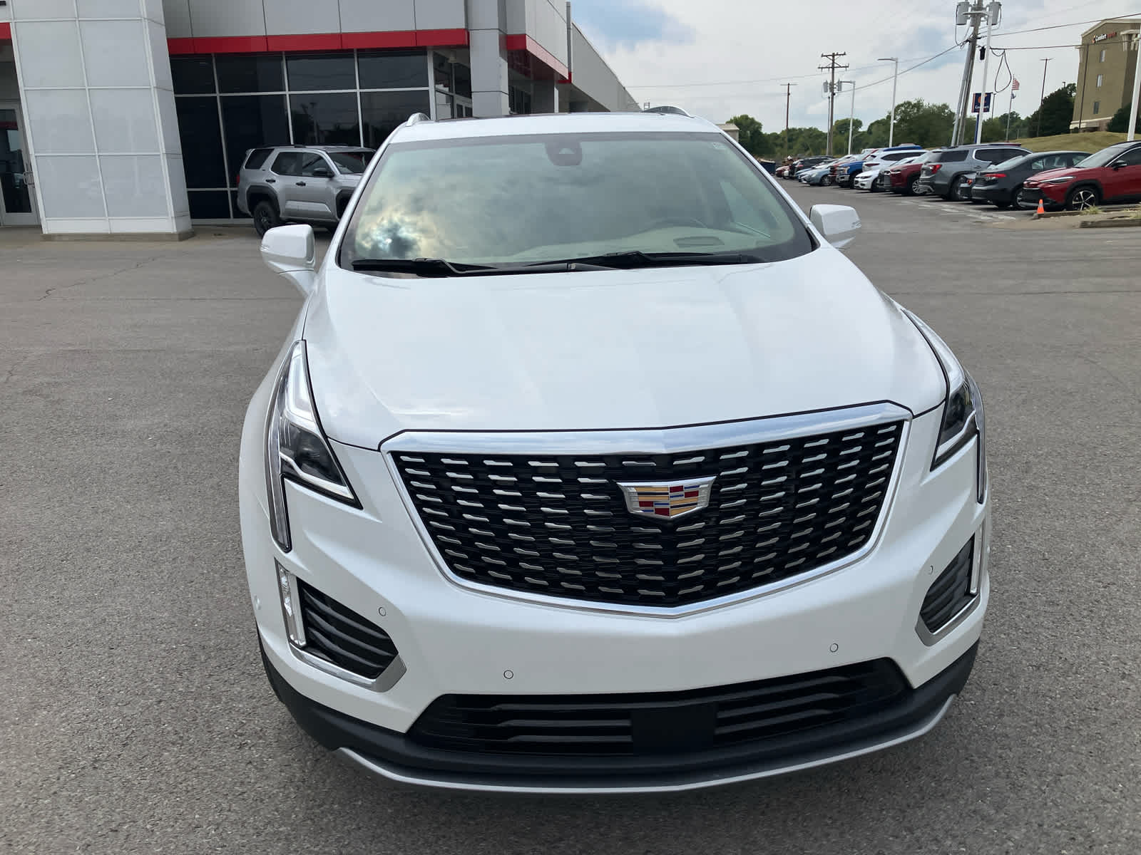 2021 Cadillac XT5 Platinum Premium Luxury photo 2