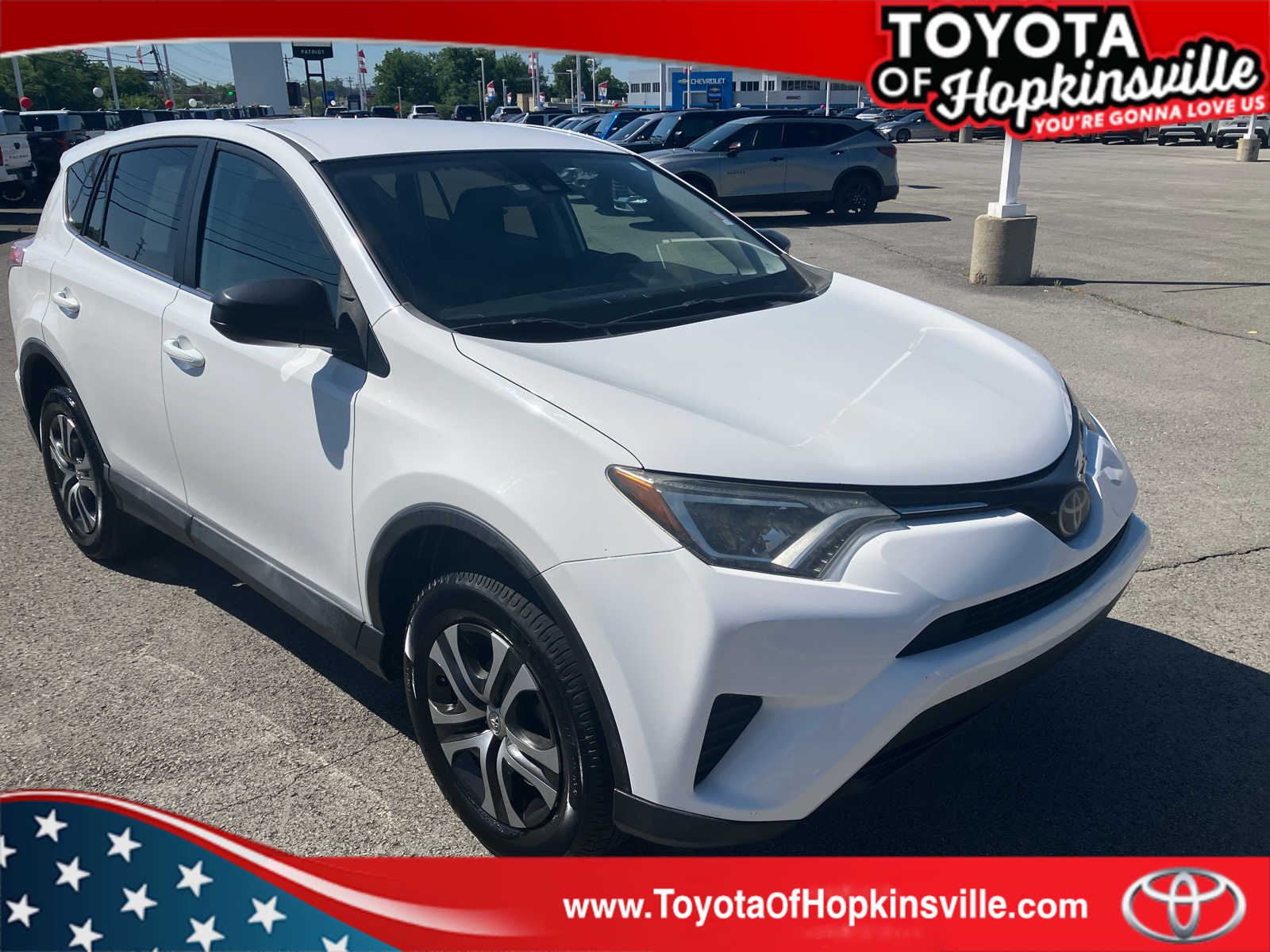2018 Toyota RAV4 LE's photo