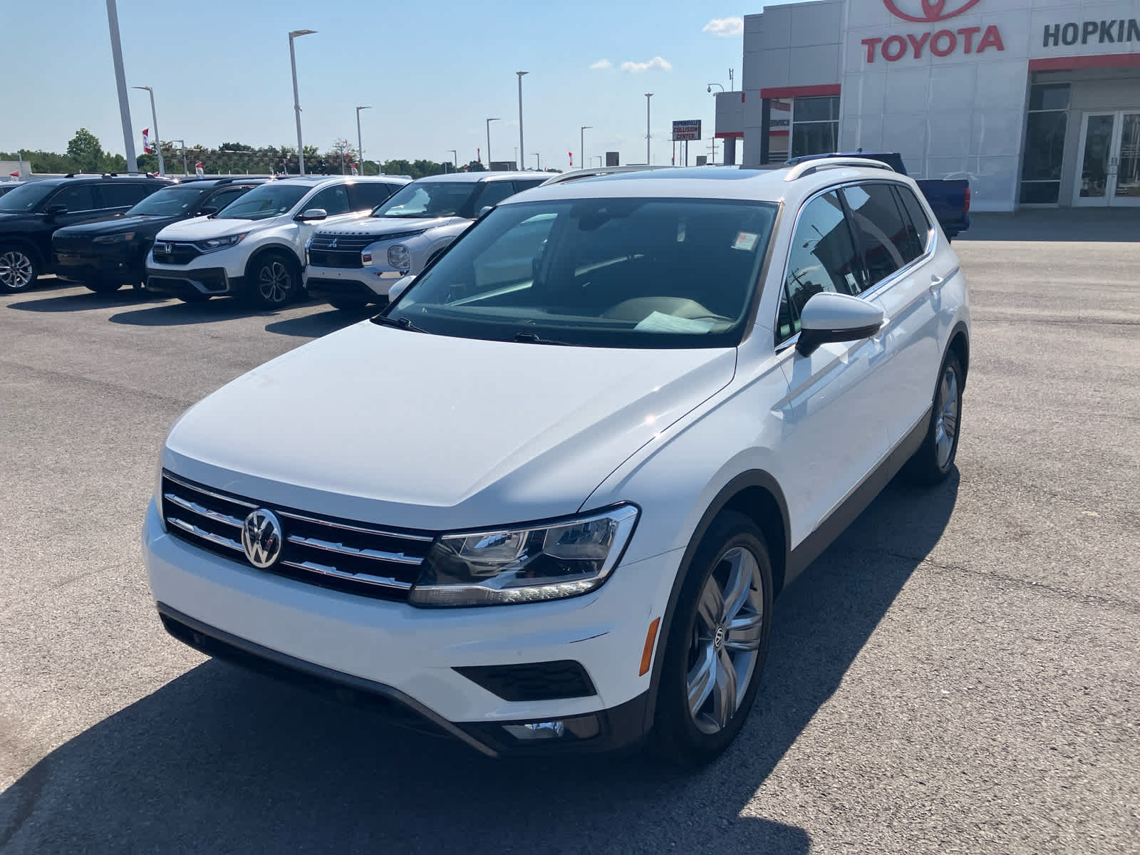 2021 Volkswagen Tiguan SEL photo 2