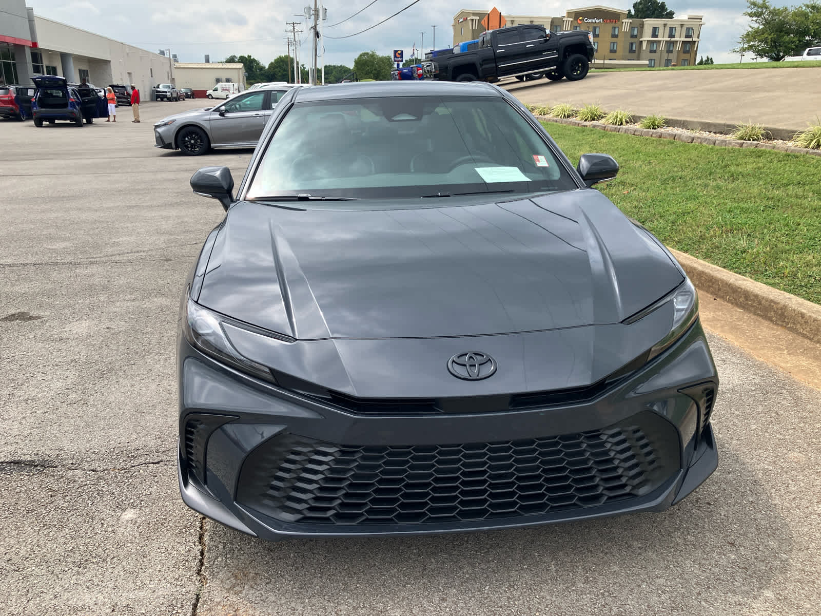 2025 Toyota Camry SE photo 2