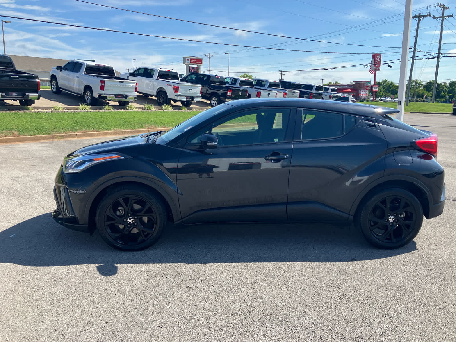2022 Toyota C-HR Nightshade Edition photo 4