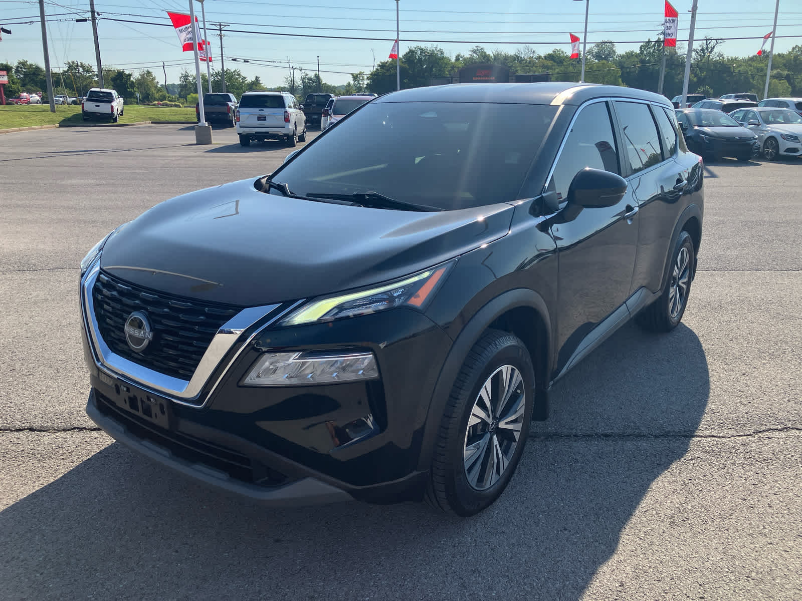 2022 Nissan Rogue SV photo 3