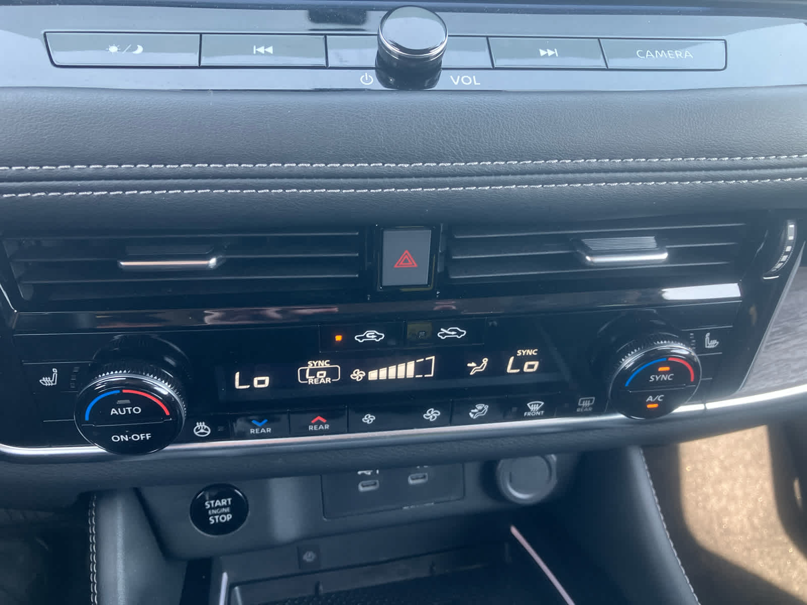 2024 Nissan Rogue Platinum - Photo 28