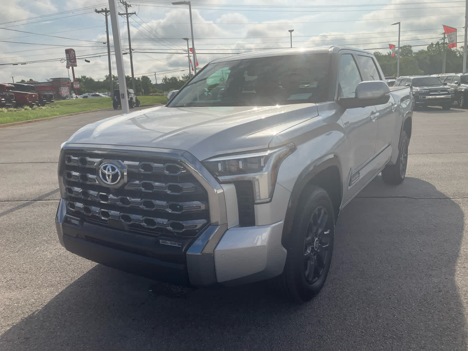 2024 Toyota Tundra Platinum CrewMax photo 3