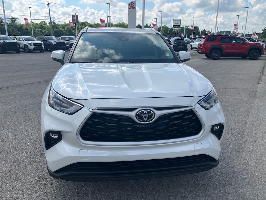 Used 2026 Toyota Highlander Hybrid XLE SUV