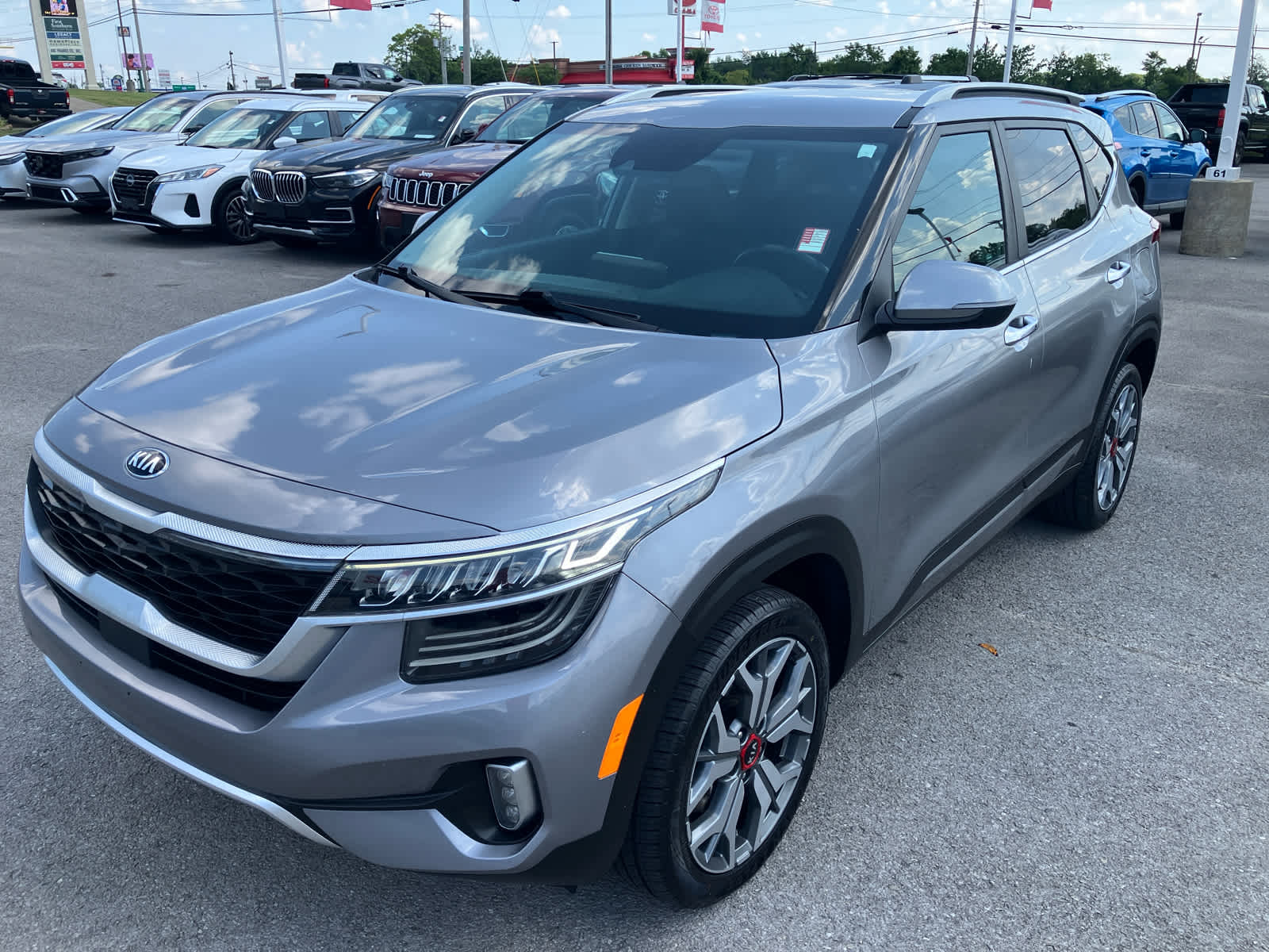 2021 Kia Seltos SX photo 3