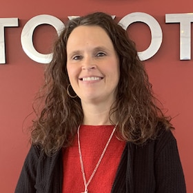Staff member Kim Harned from bed050463e77