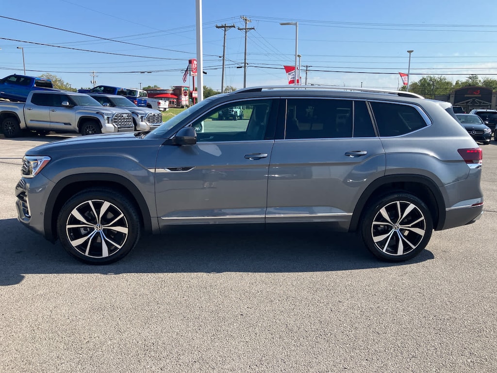 Used 2024 Volkswagen Atlas 2.0T SEL Premium R-Line SUV