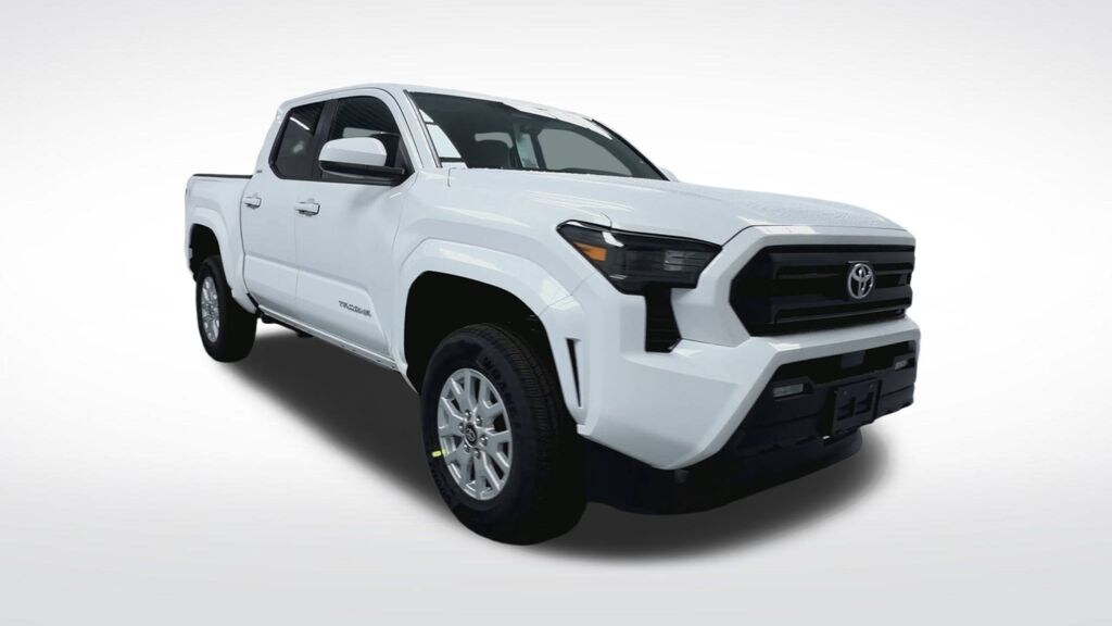 New 2025 Toyota Tacoma SR5 Truck