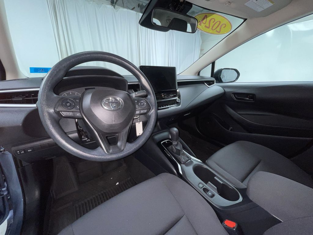 2024 Toyota Corolla LE photo 3