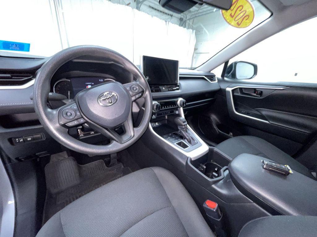 2024 Toyota RAV4 LE photo 3