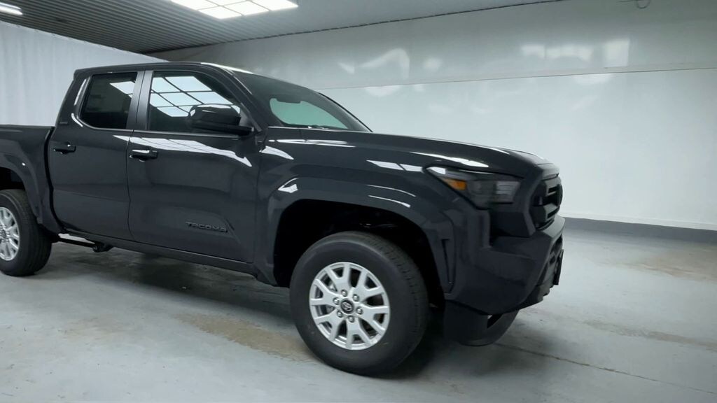 New 2025 Toyota Tacoma SR5 Truck