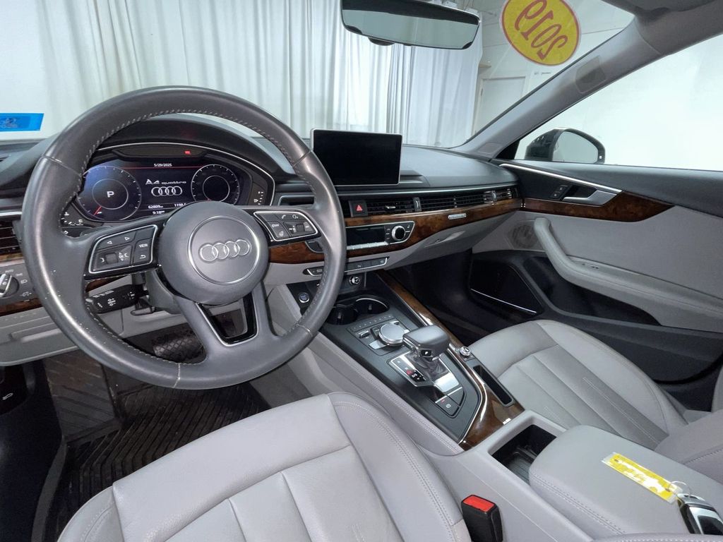 2019 Audi A4 2.0T Prestige photo 3