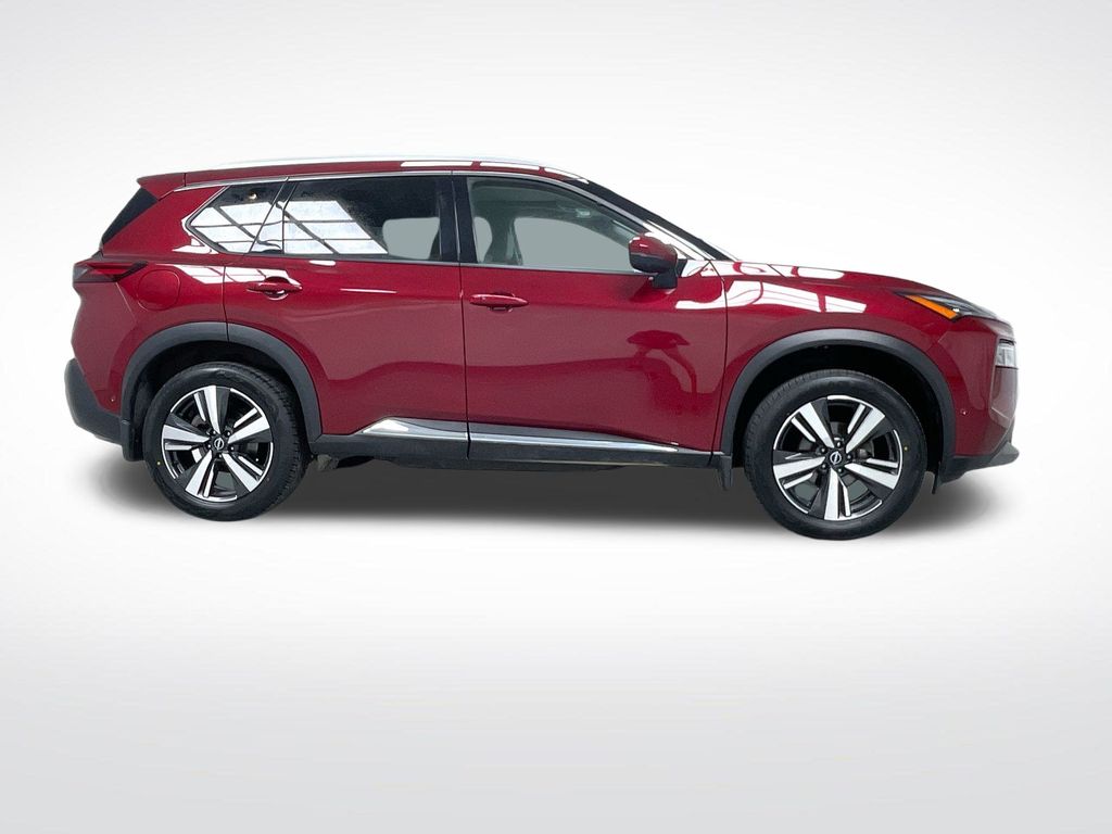 2022 Nissan Rogue SL photo 2