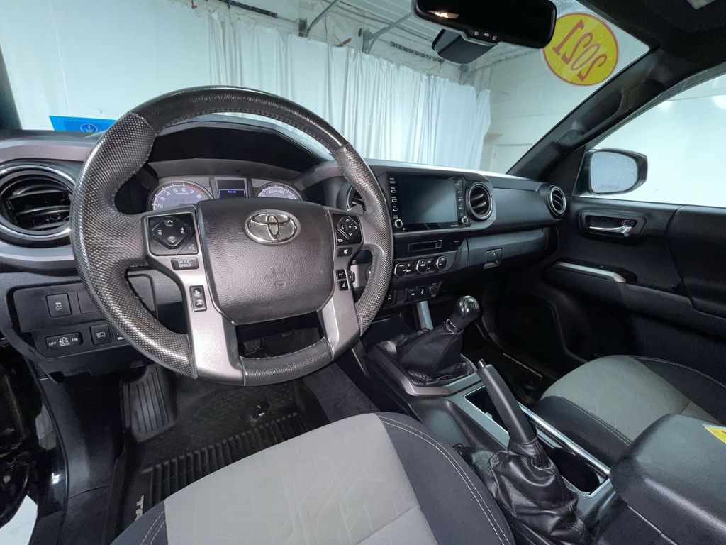 2021 Toyota Tacoma TRD Sport photo 2