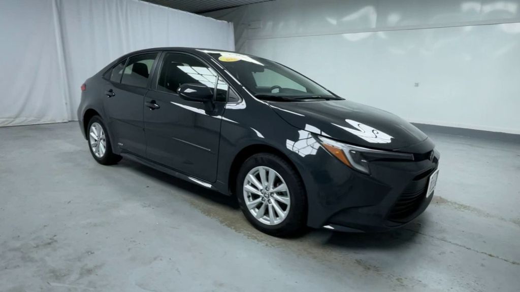 2023 Toyota Corolla Hybrid photo 2