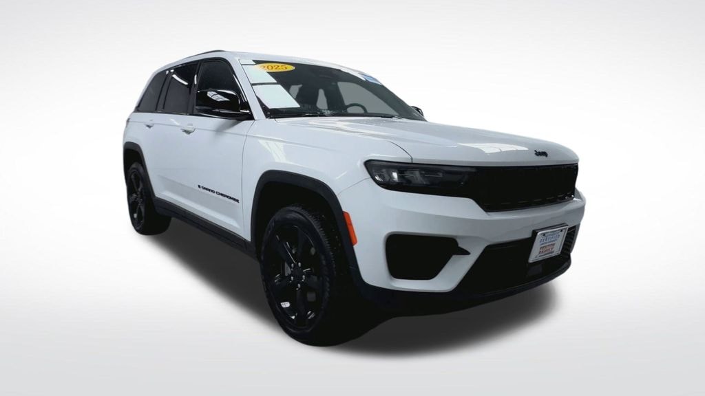 Used 2025 Jeep Grand Cherokee Altitude X SUV