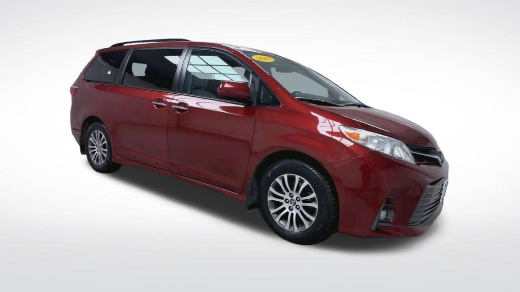Used 2019 Toyota Sienna XLE Minivan/Van