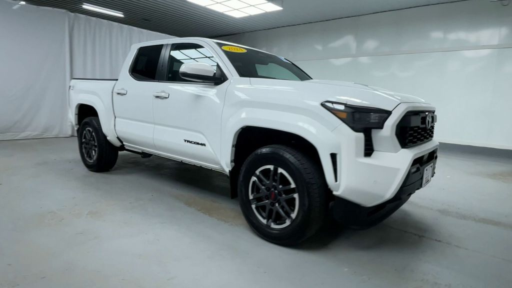2024 Toyota Tacoma TRD Sport photo 2