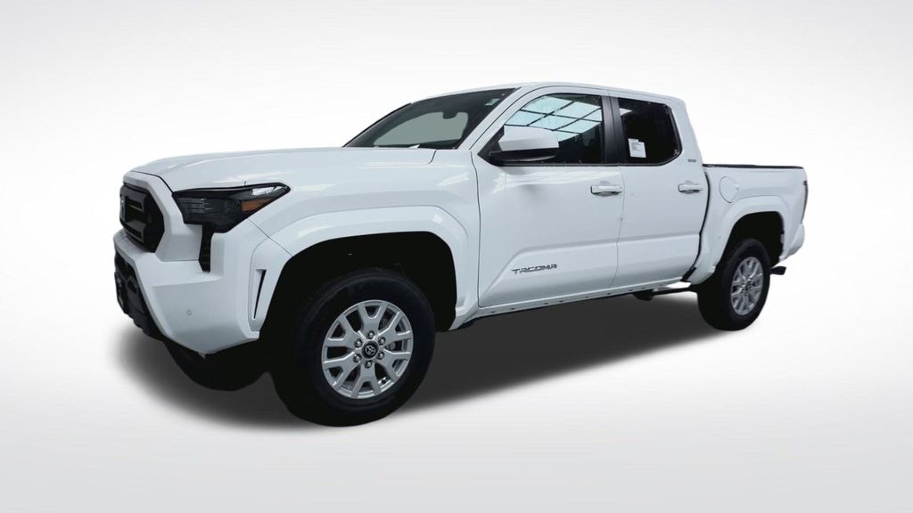 New 2025 Toyota Tacoma SR5 Truck