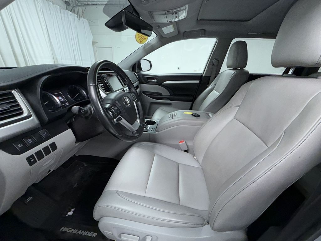 Used 2019 Toyota Highlander XLE SUV