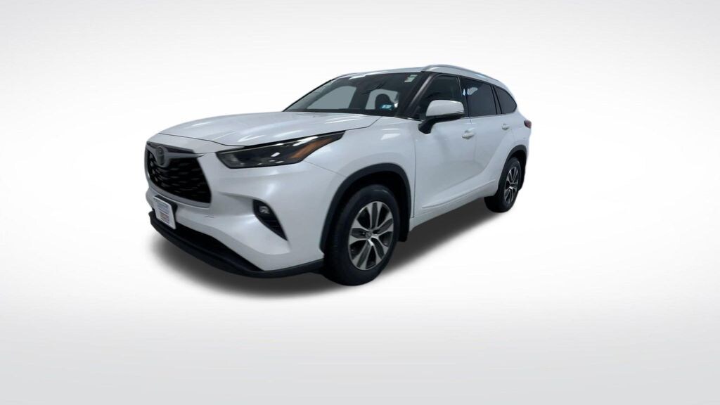 Used 2022 Toyota Highlander XLE SUV