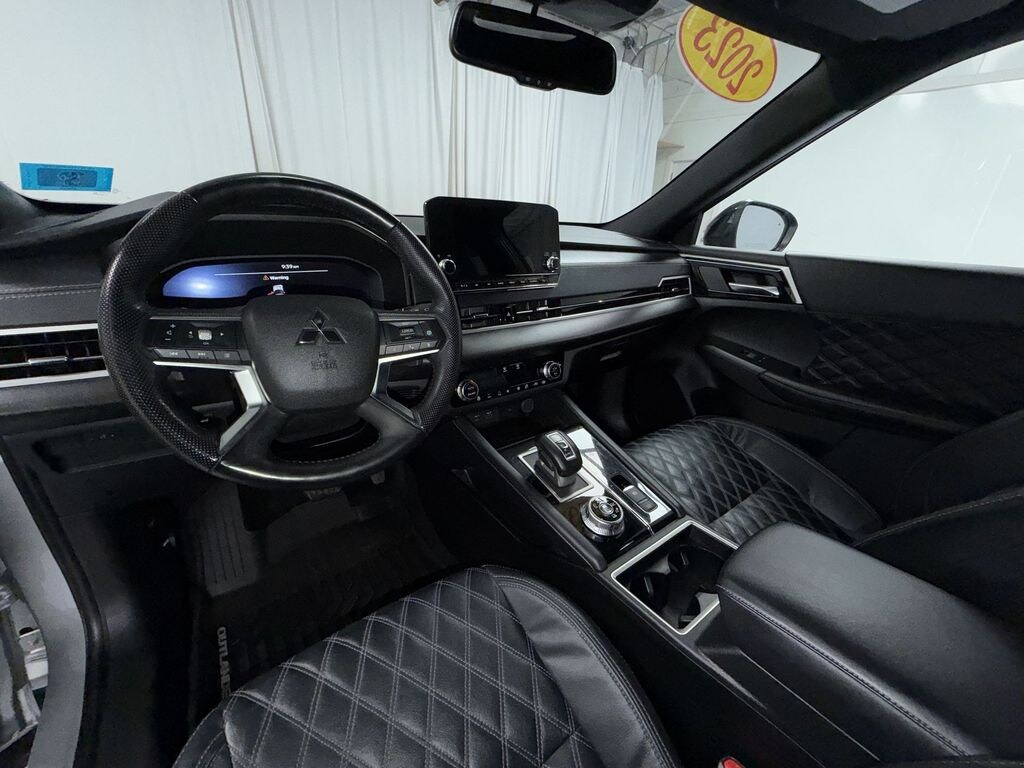 Used 2023 Mitsubishi Outlander SEL SUV