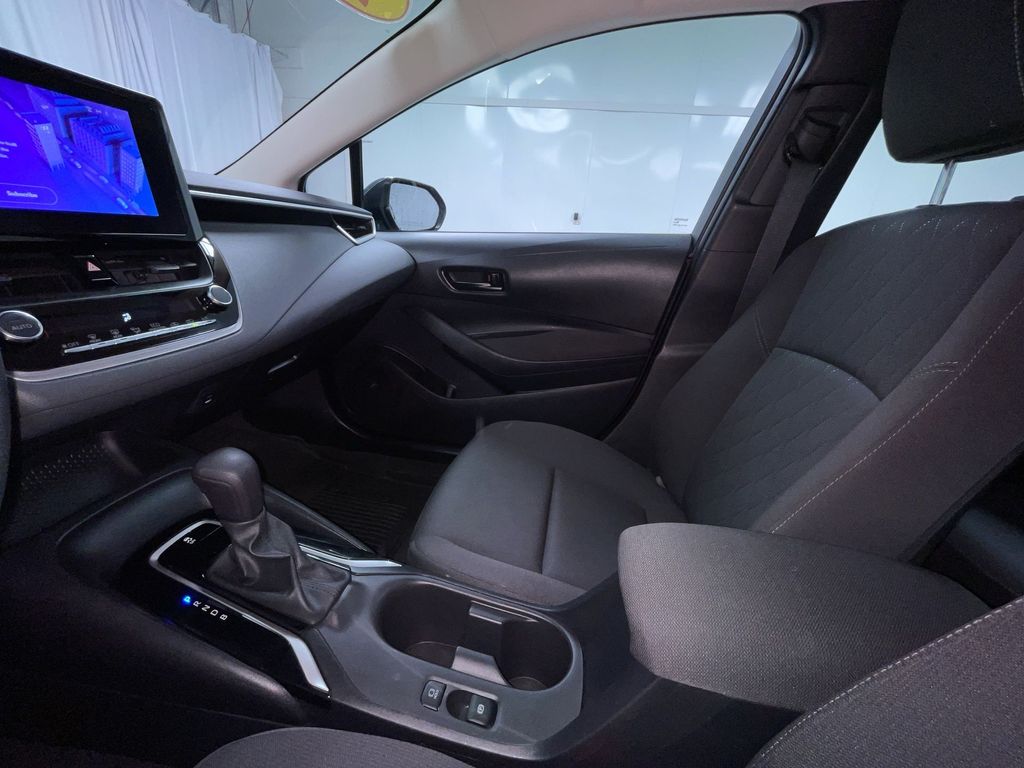 2024 Toyota Corolla LE photo 4