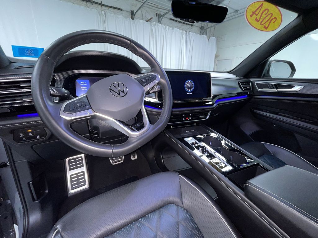 2024 Volkswagen Atlas Cross Sport SEL Premium R-Line photo 3