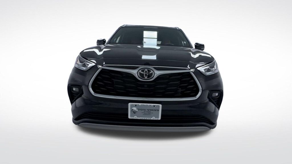New 2026 Toyota Highlander Platinum SUV