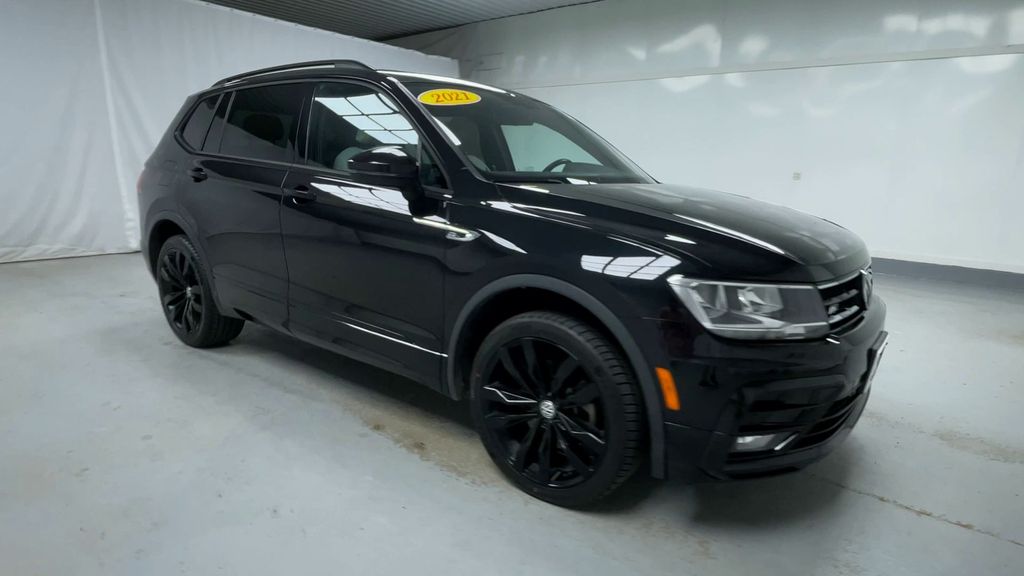 2021 Volkswagen Tiguan SE R-Line Black photo 2