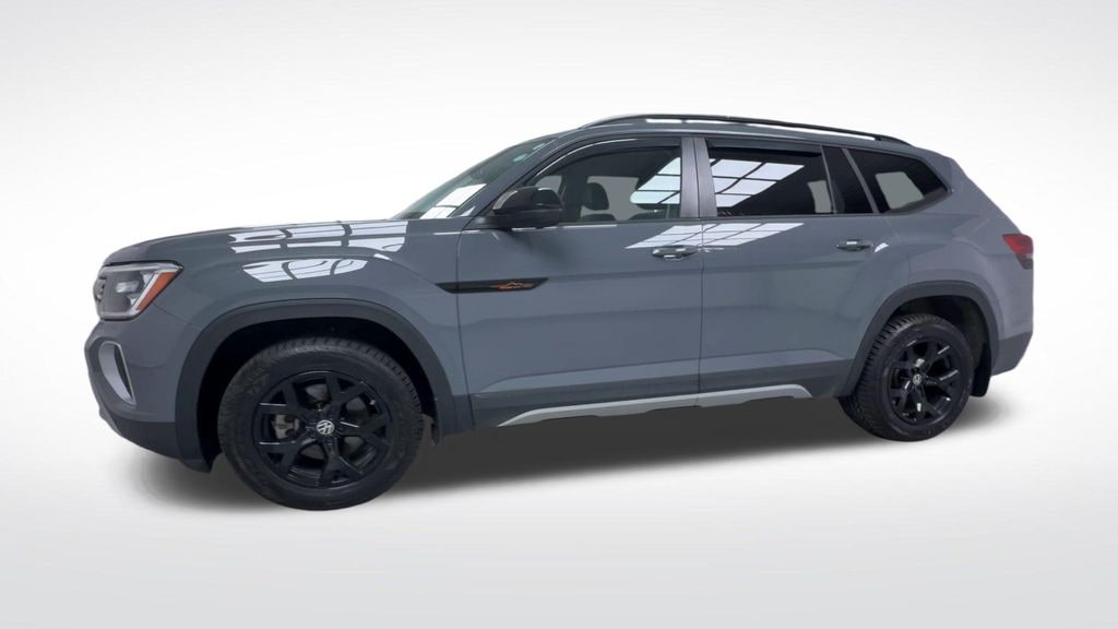 Used 2024 Volkswagen Atlas 2.0T Peak Edition SE w/Technology SUV