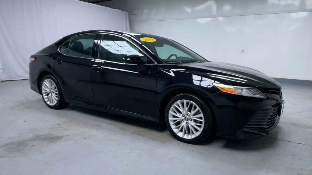 Used 2019 Toyota Camry XLE Sedan
