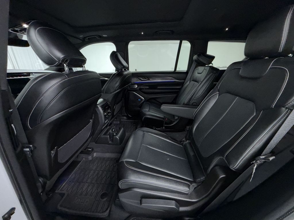 Used 2024 Jeep Grand Cherokee L Overland SUV