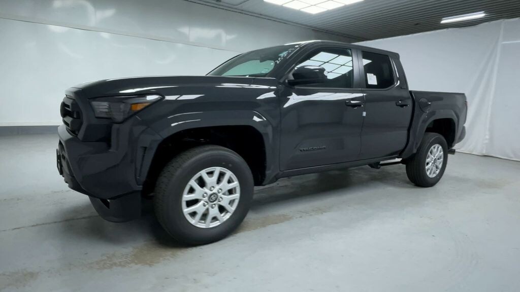 New 2025 Toyota Tacoma SR5 Truck
